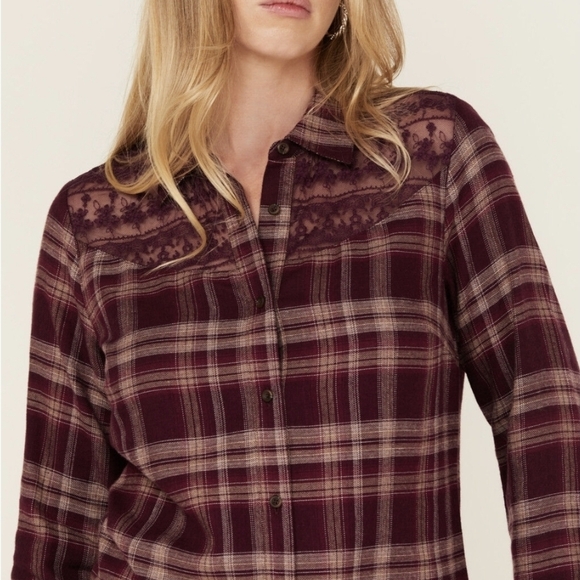 New. Shyanne Wome's Burgundy Plaid Button Down Shirt Size L - Picture 2 of 12